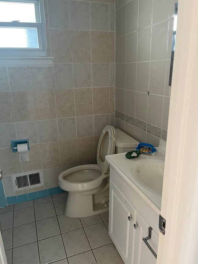 Building Photo - 4803 Aschoff Pl