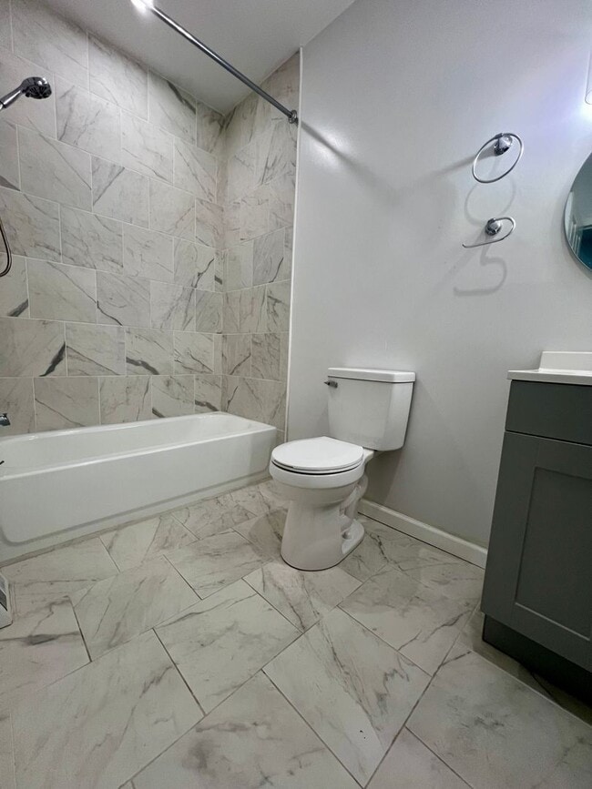 Building Photo - Newly Renovated 2-Bedroom Apartment in Hunting Park! PHA ACCEPTED!