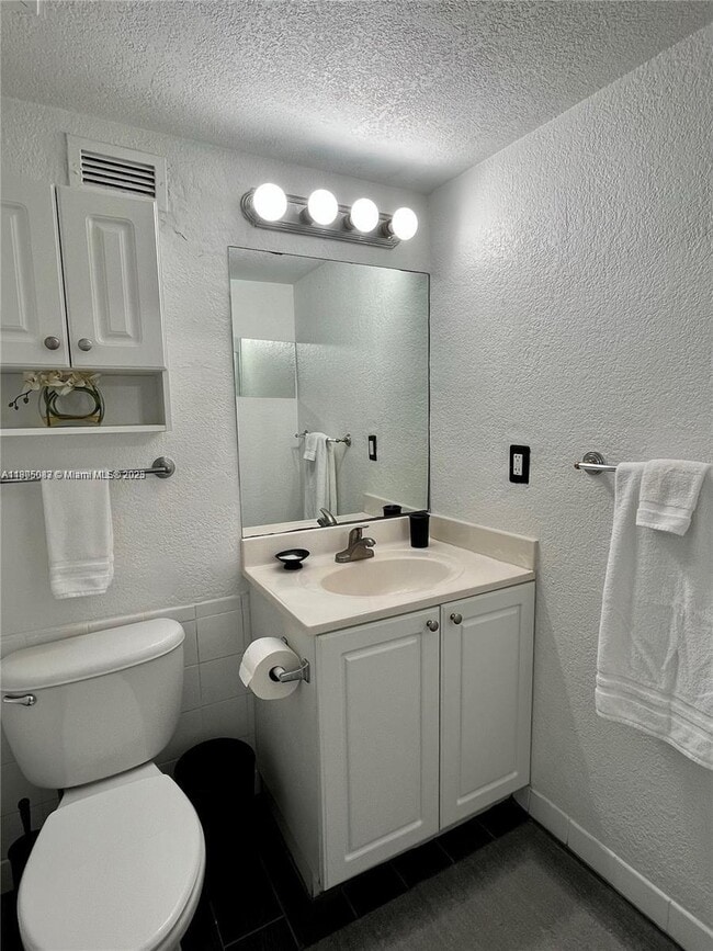 Building Photo - 2501 S Ocean Dr