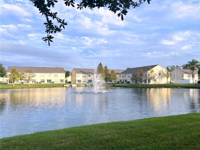 Building Photo - 2770 Club Cortile Cir