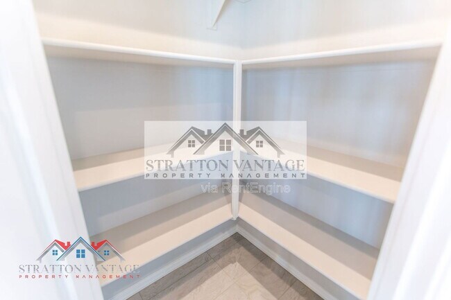 Building Photo - 17625 W Pasadena Ave