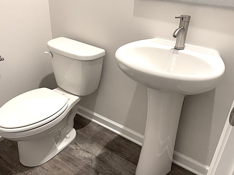 Building Photo - 3120 Emberly Dr