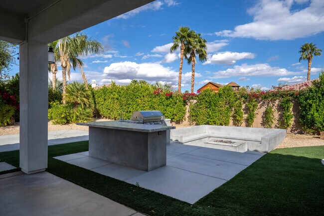Building Photo - 49392 Hohokam River St
