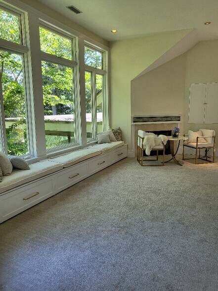 Building Photo - 423 Concord Rd