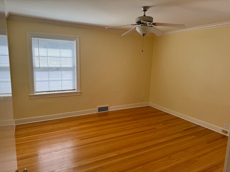 main bedroom - 1420 Eastern Pkwy