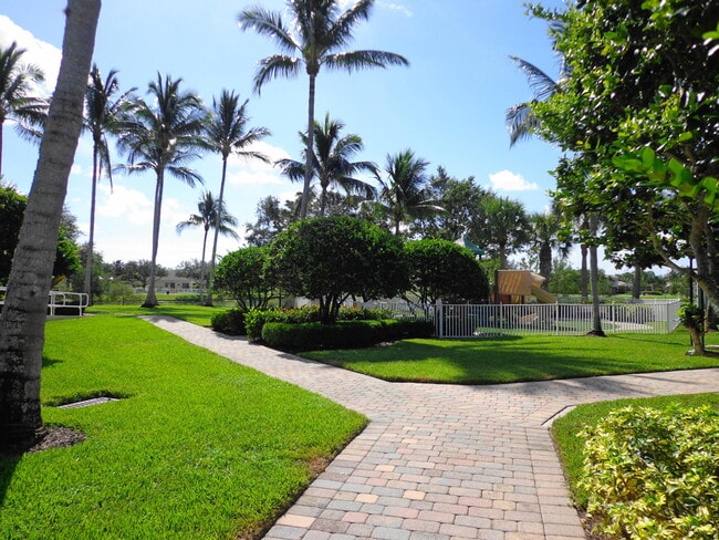 Building Photo - 8097 Montserrat Pl