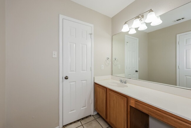 Building Photo - 2612 Pearl