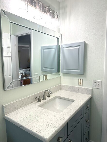 Building Photo - 12 Quails Run Blvd