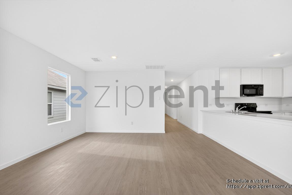 Building Photo - 6813 Haines Dr