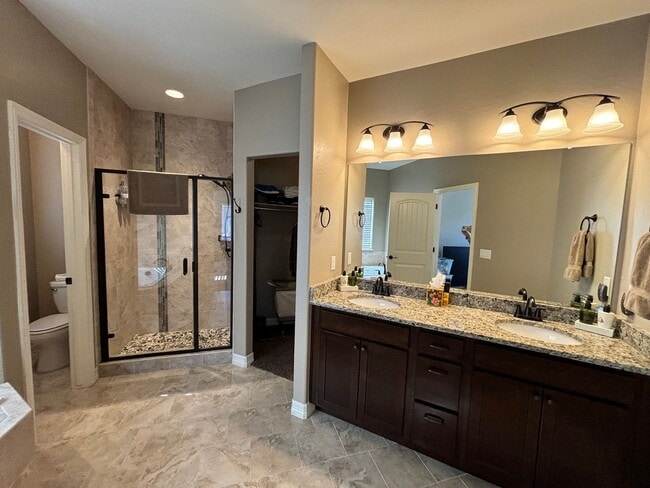 Building Photo - Stunning 5 Bedroom 3 Bathroom Home in Johnstown with Finished Basement!