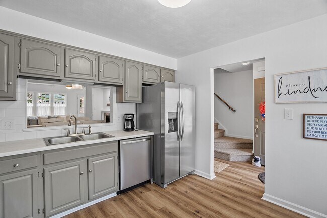 Building Photo - Furnished Townhome in VB