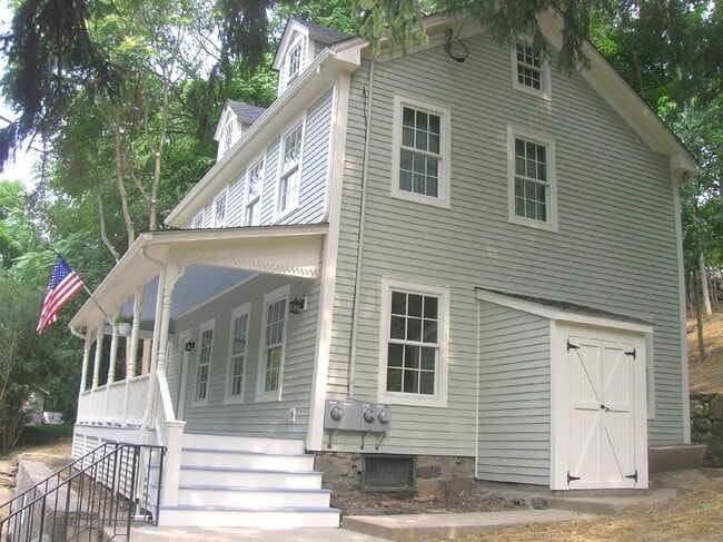 Building Photo - 603 NY-22