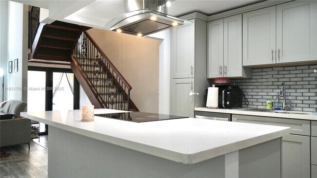 Building Photo - 741 E Coco Plum Cir