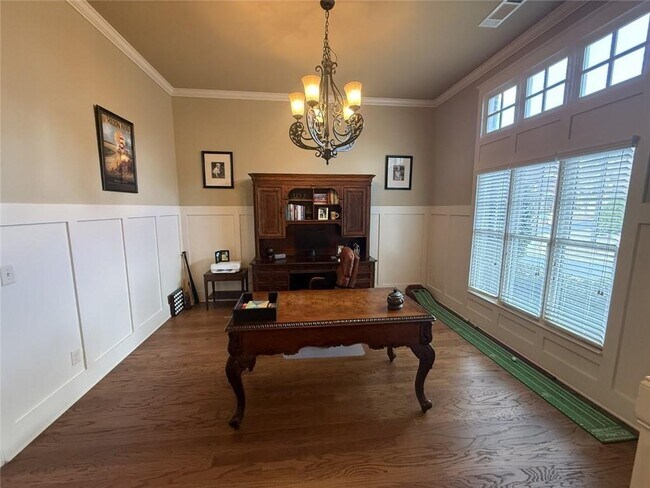 Building Photo - 1125 Walters Cir