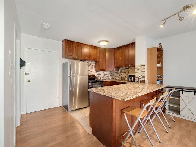 Building Photo - 950 25th St NW