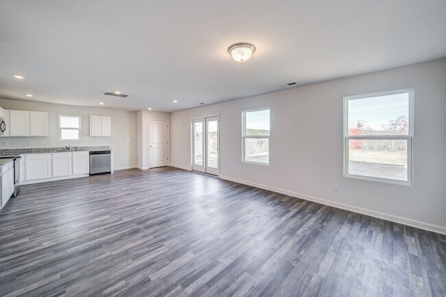 Building Photo - 300 Coverly Ct