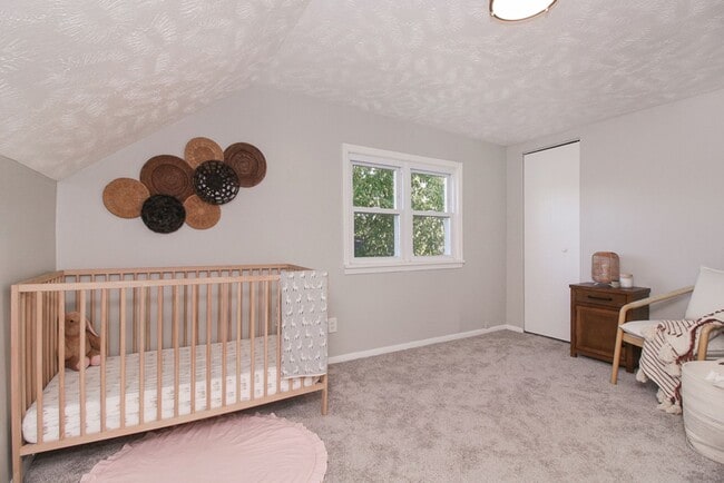 Building Photo - 3 bedroom 3 bathroom Single Family Home