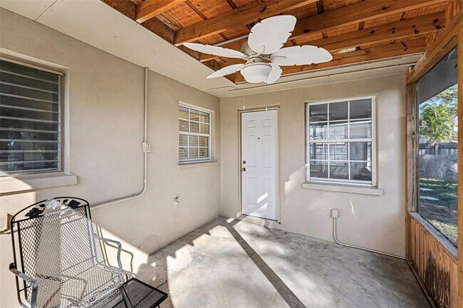 Building Photo - 2169 Dell Ave