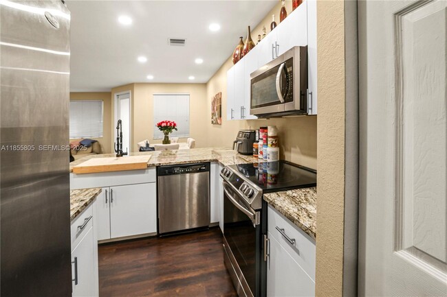 Building Photo - 6037 SW 19th St