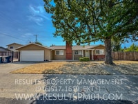 Building Photo - RV Access! Charming Roseville Corner-Lot Home