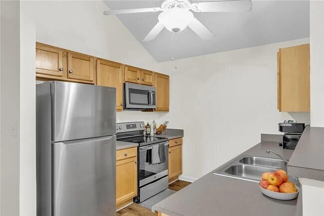 Building Photo - 1431 Harts Ridge Dr