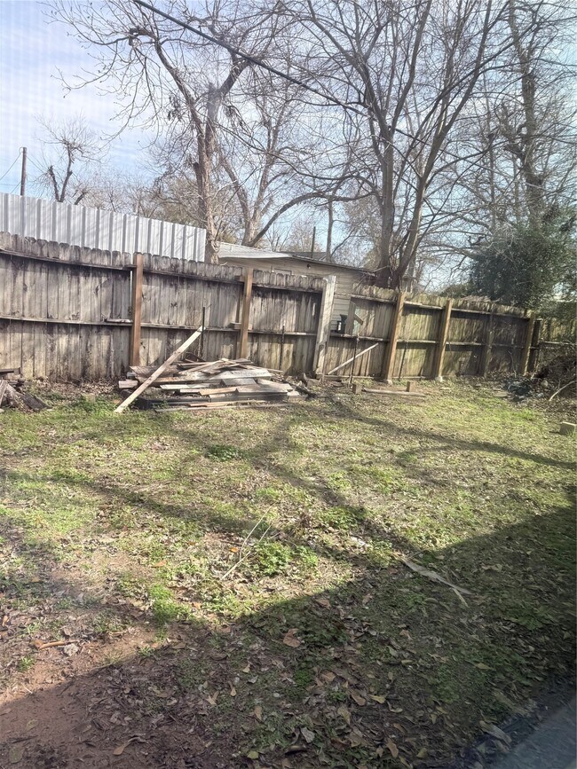 Building Photo - 212 S Main St