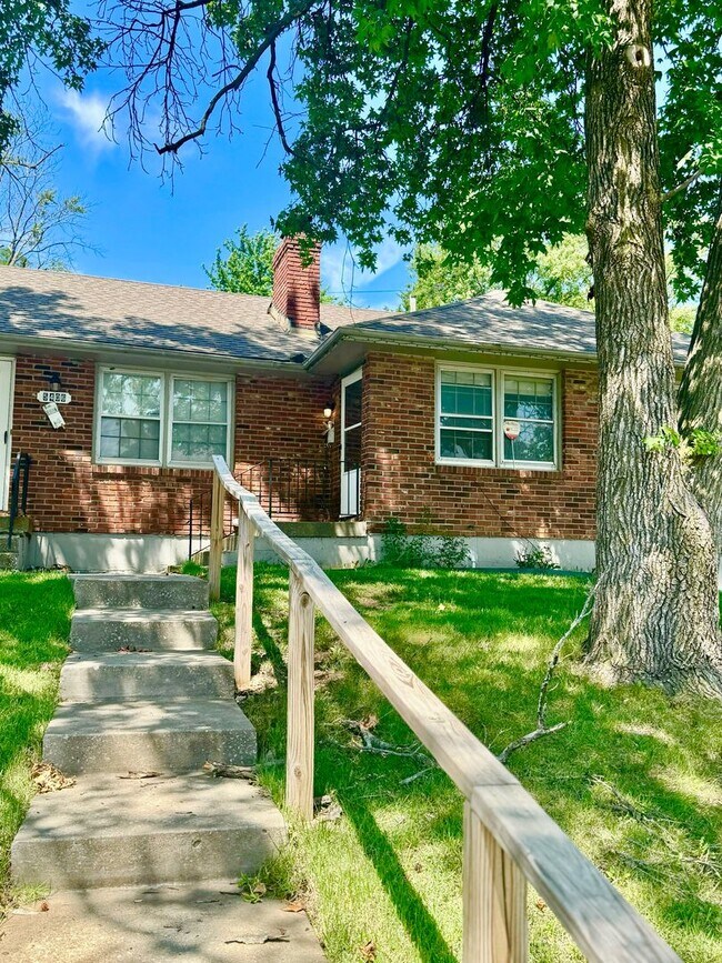 Building Photo - Ditzler Duplex