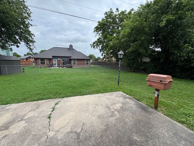 Building Photo - 4-Bedroom House for Rent in Killeen