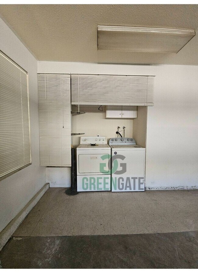 Building Photo - Charming 3 Bedroom 2 Bath Condo in TRACY! ...
