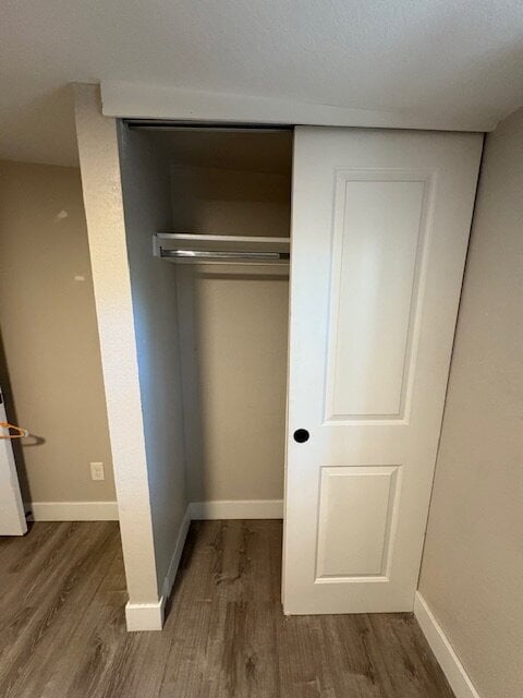 Building Photo - Beautiful Ground Level 2 Bedroom in Lakewood w/ In-Unit W/D!- Pets Welcome!