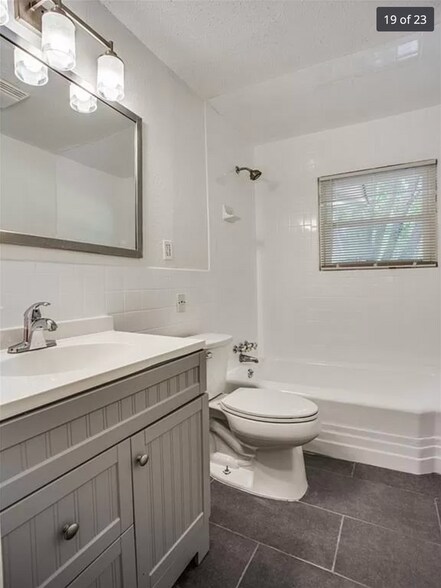 Building Photo - 4009 Acacia St