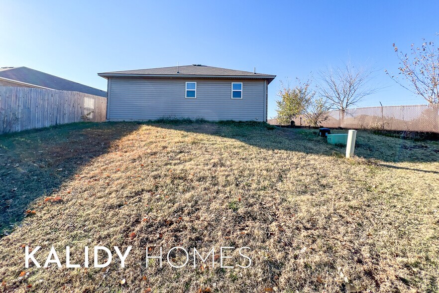 Building Photo - 7802 Bennie Ter