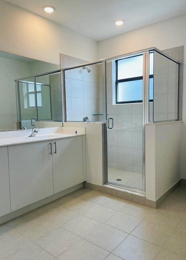 Building Photo - 275 SW 159th Terrace