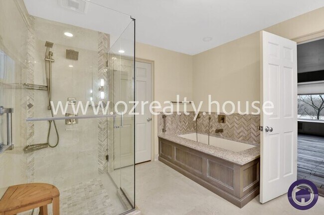 Building Photo - 25101 W River Rd