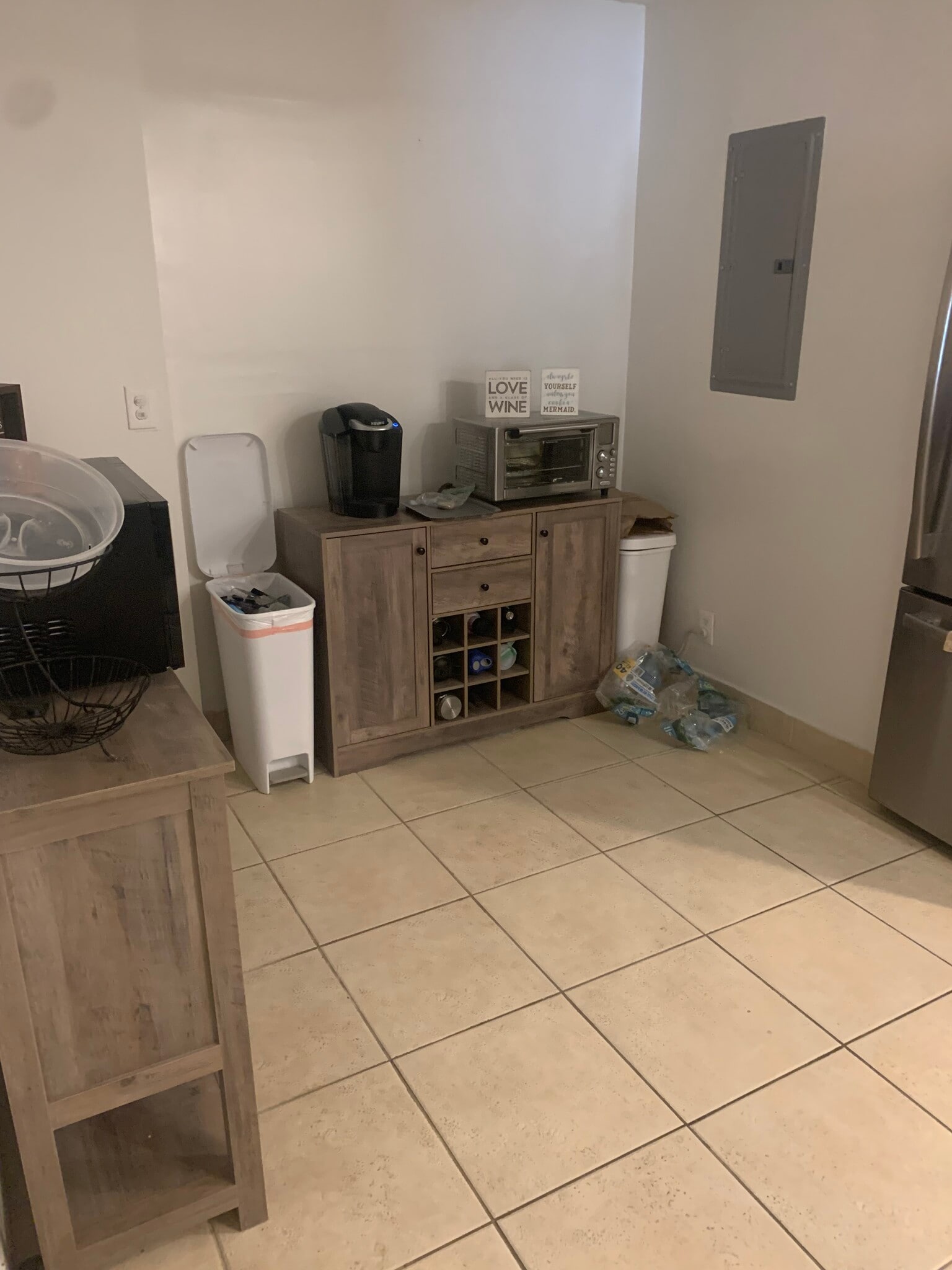 Kitchen - 10222 Pine Dr