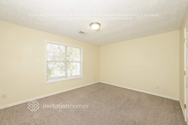 Building Photo - 6521 Carriage Ln