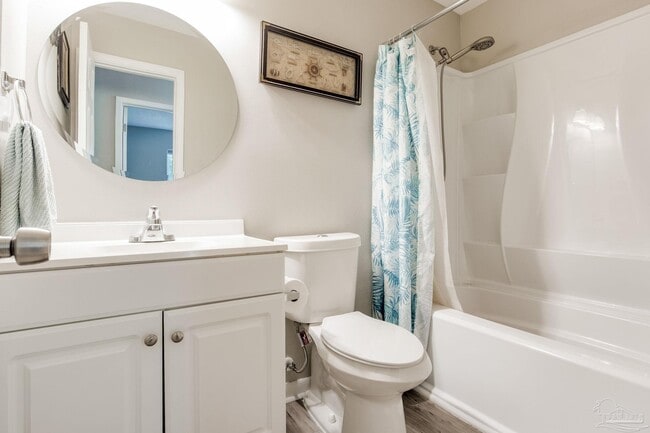 Building Photo - 520 Selina St