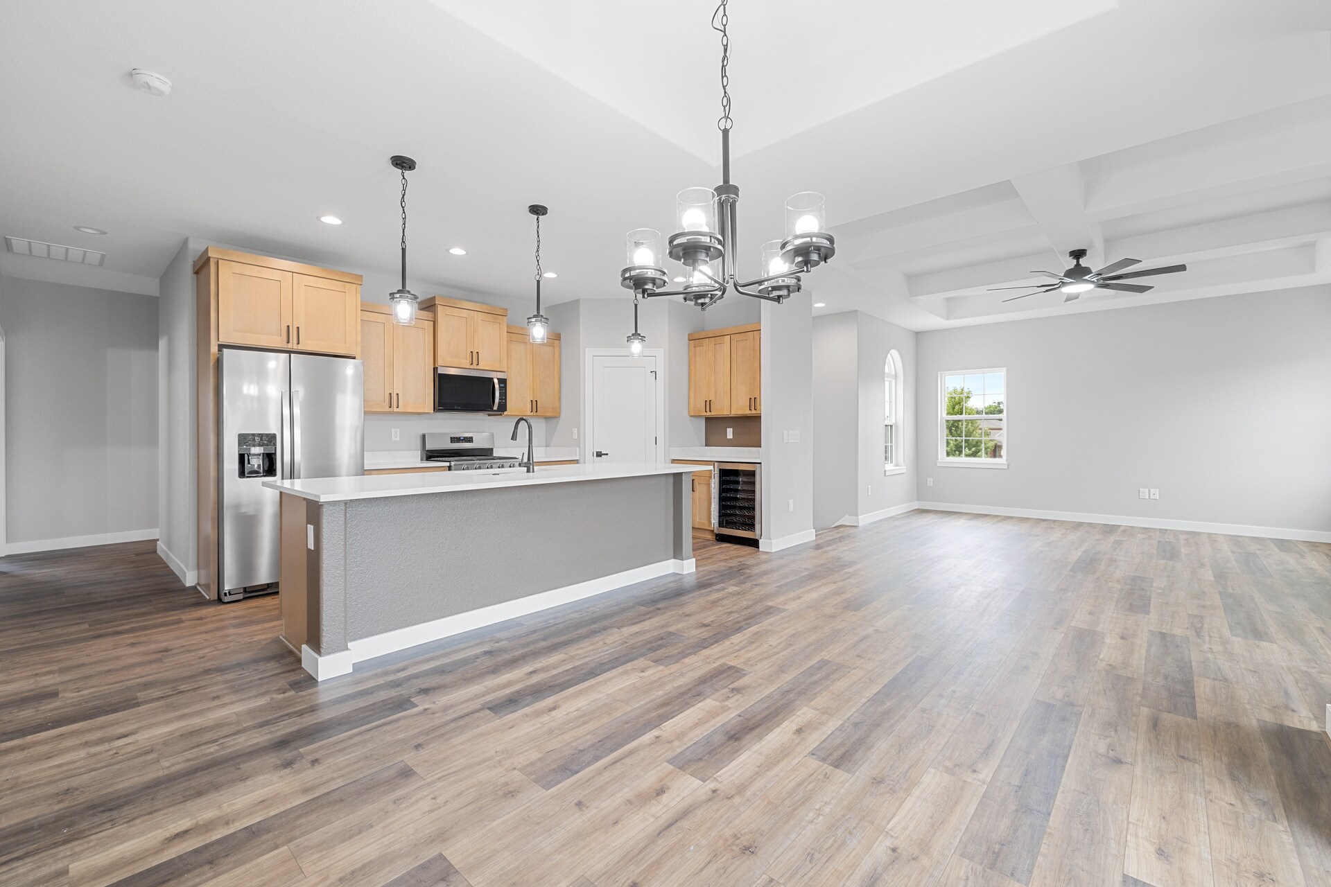 Building Photo - 1867 Woodland Way