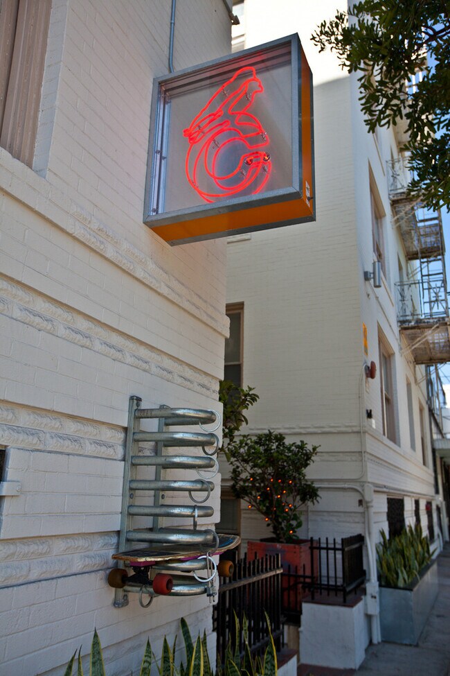Building Photo - Top Floor Studio in the Community@ Carnegi...