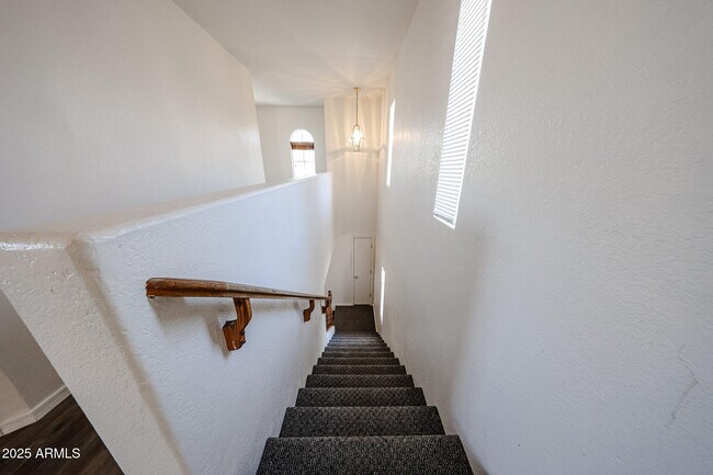 Building Photo - 2428 S 84th Gln