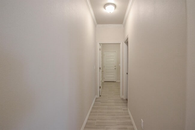 Building Photo - 641 N Keats Dr