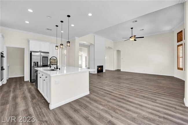 Kitchen Island - Living Room2 - 2793 Bellini Dr