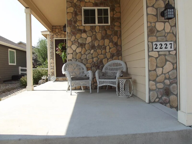 Building Photo - 2227 Milton Ln