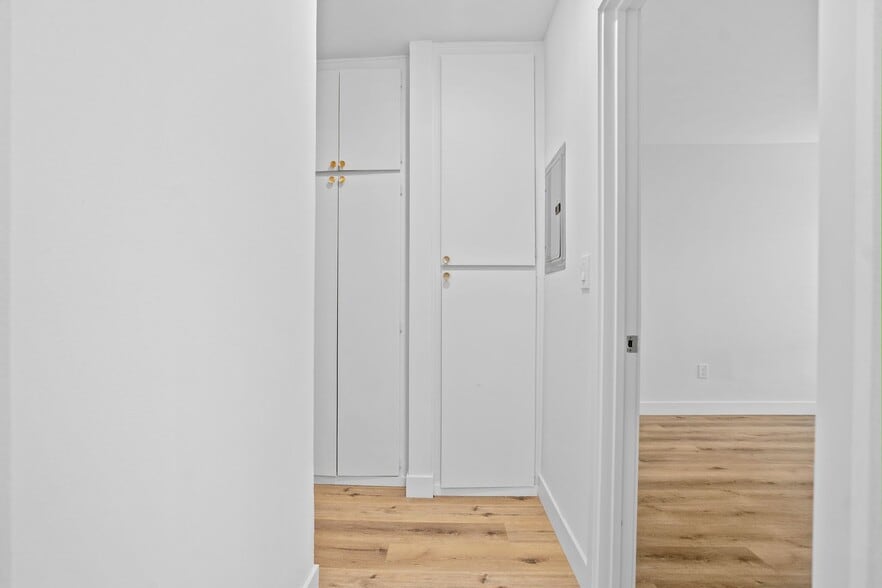 Building Photo - Individual Bungalows: All 1 bedroom/ 1 bat...