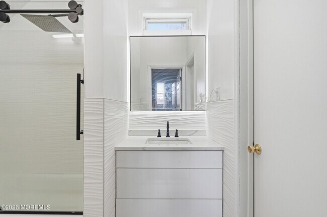 Building Photo - 644 Ocean Ave