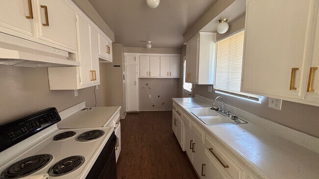 Building Photo - 41672 Marine Dr