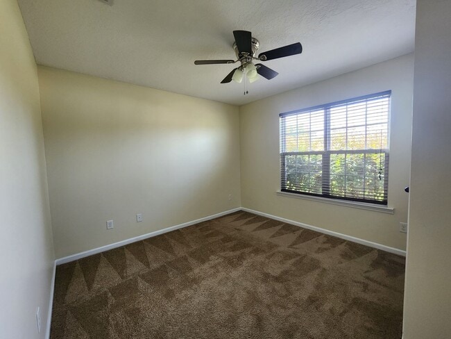 Building Photo - 70 Mill Pond Pl