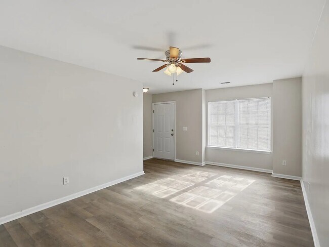 Building Photo - 4044 Cedars Pkwy