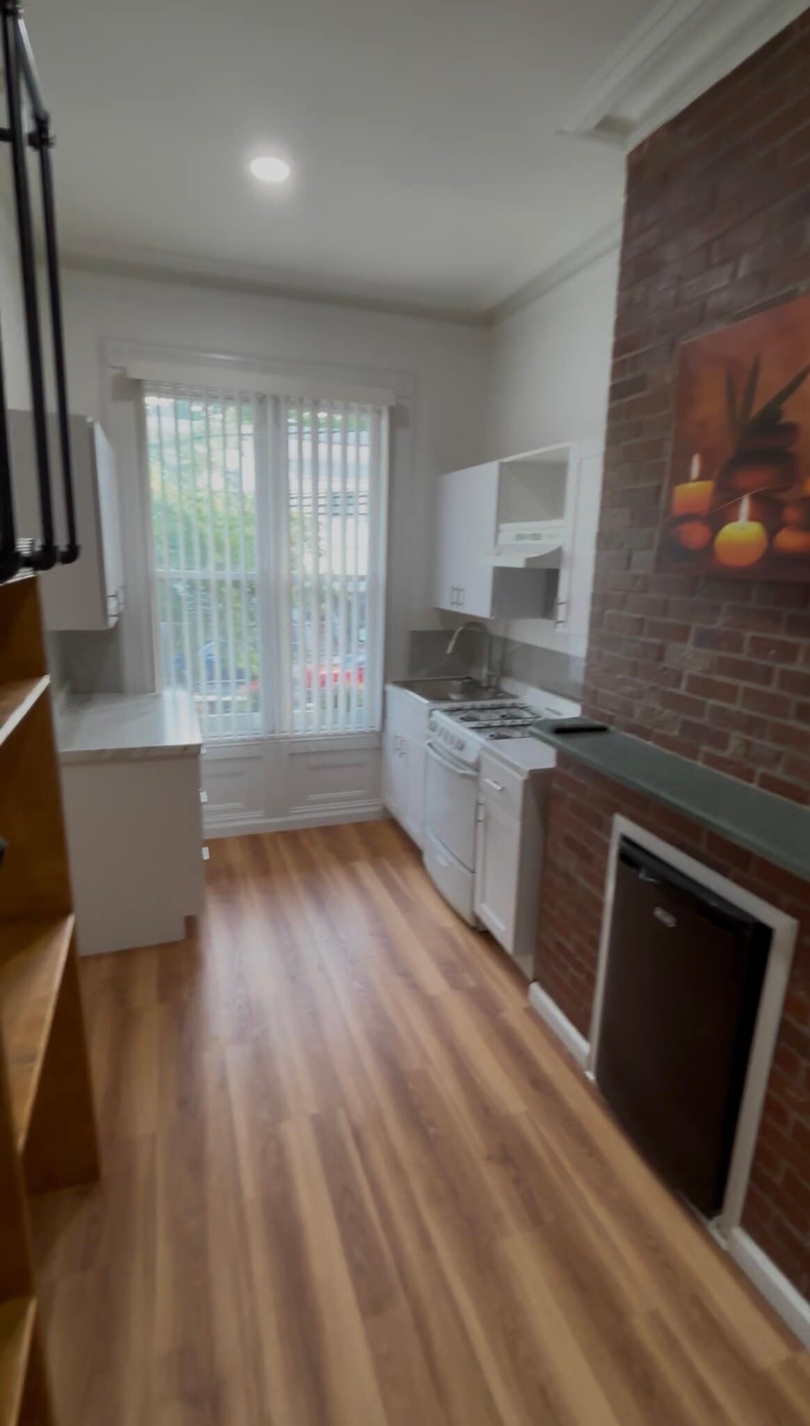 Building Photo - 605 Bramhall Ave