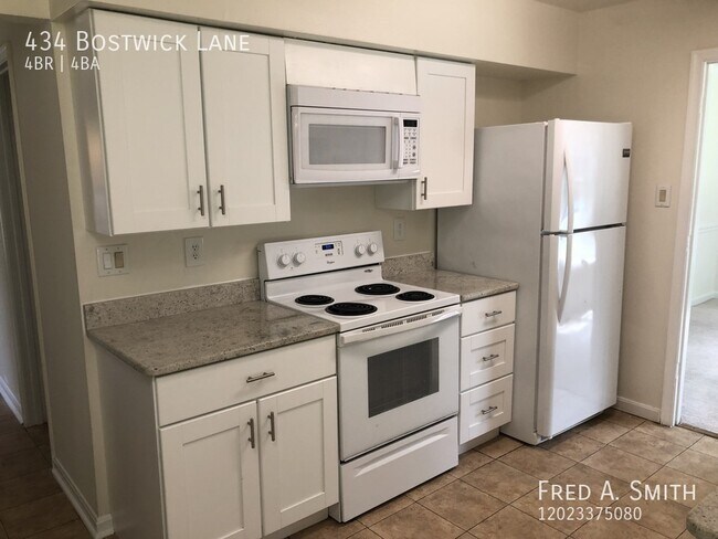 Building Photo - 434 Bostwick Ln